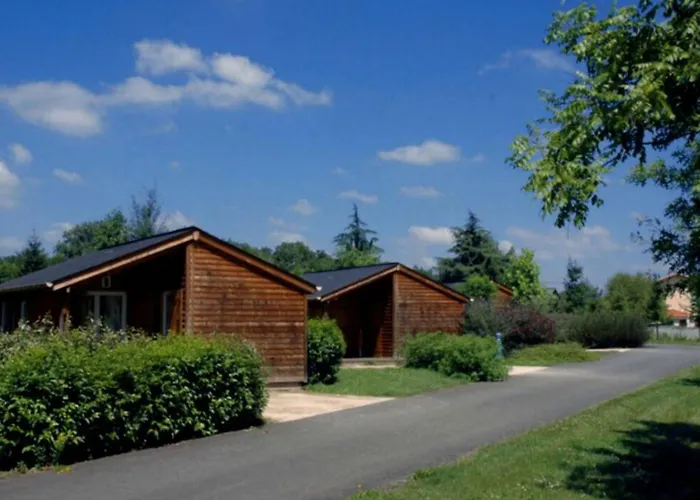 Confortable Pour 6 Avec Terrasse Et équipements Modernes - Api-1-52-1540 Beaudreix